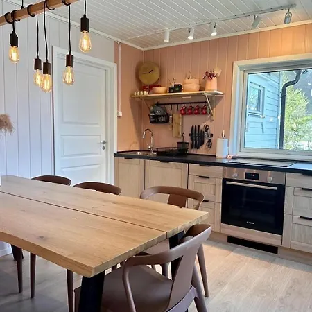 Aurora Boutique Hut With Private Sauna Senja